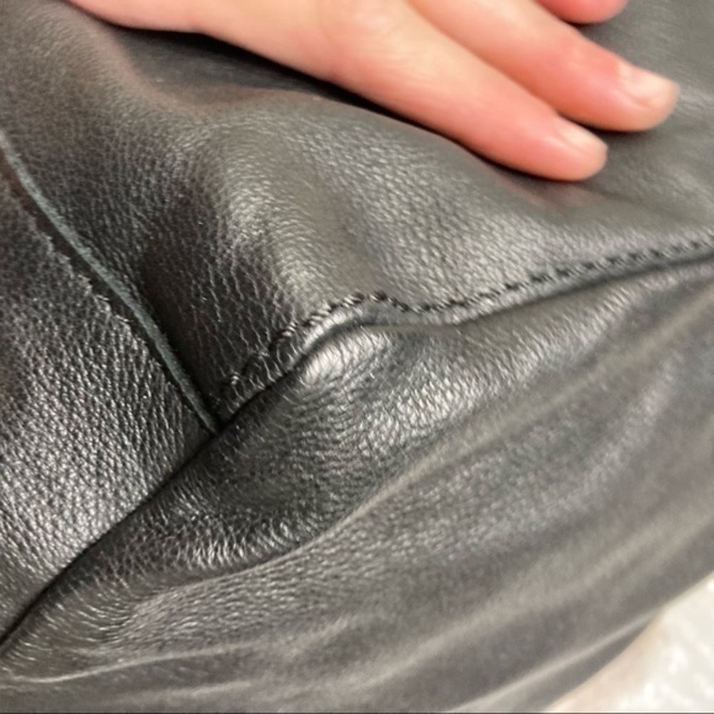 Liebeskind Berlin black leather multi pocket bag - Picture 11 of 15